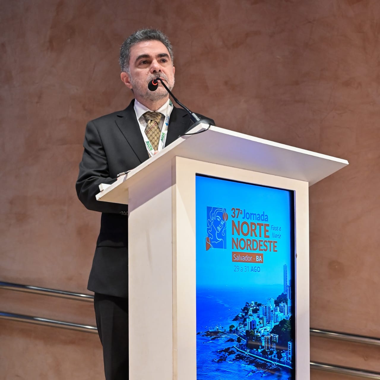 Dr. Isaac Furtado destaca-se no 37º Congresso Norte Nordeste de Cirurgia Plástica