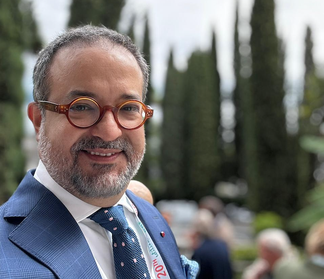 Márcio Crisóstomo participa de congresso de cirurgia plástica facial na Itália