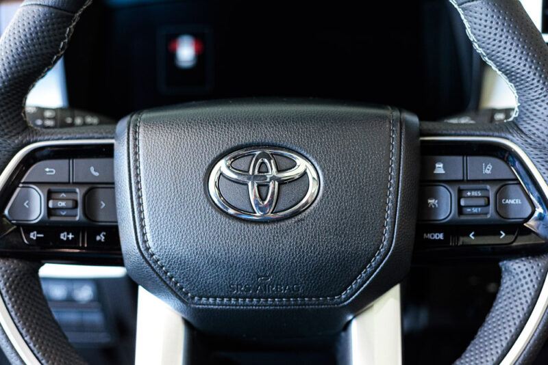 Car Store Toyota Sequoia 7 27