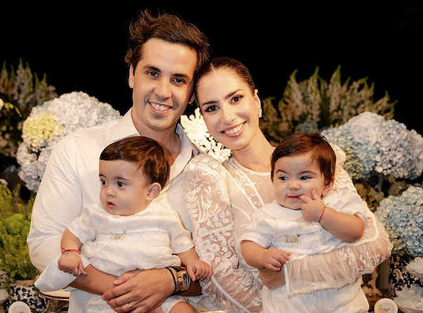 Nicole Pinheiro e Netinho Bayde batizam os gêmeos Francisco e José