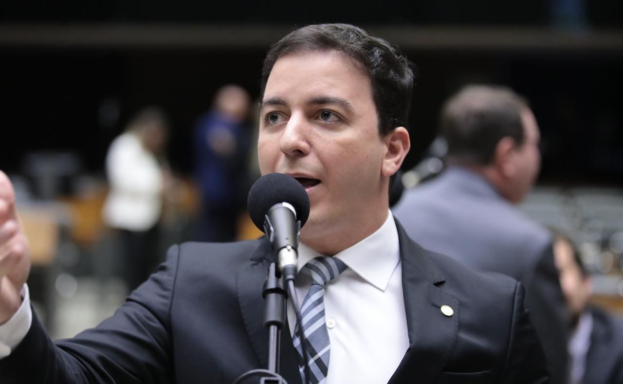 Célio Studart propõe programa de recuperação de biomas degradados no Brasil