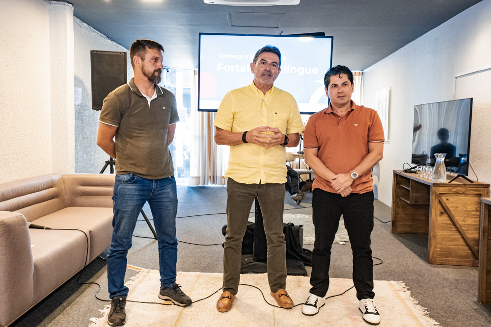 Programa Fortaleza Bilíngue é apresentado aos colaboradores do Iate Clube de Fortaleza Programa Fortaleza Bilíngue é apresentado aos colaboradores do Iate Clube de Fortaleza