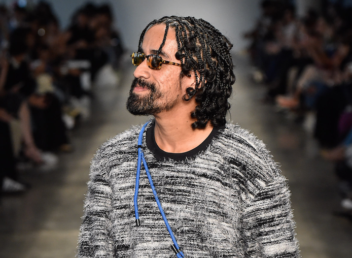 Designer cearense David Lee brilha na São Paulo Fashion Week com a coleção “LESTE, OESTE” Designer cearense David Lee brilha na São Paulo Fashion Week com a coleção “LESTE, OESTE”