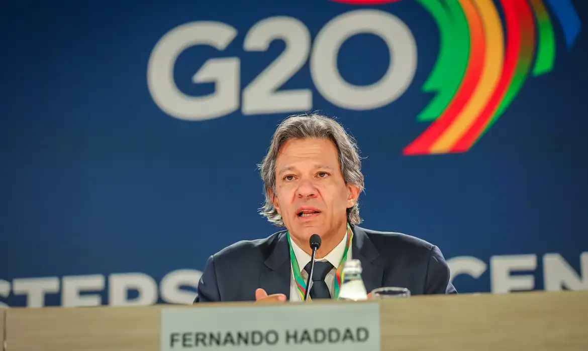 Ao lado de Campos Neto, Haddad defende fortalecimento de marco fiscal Ao lado de Campos Neto, Haddad defende fortalecimento de marco fiscal