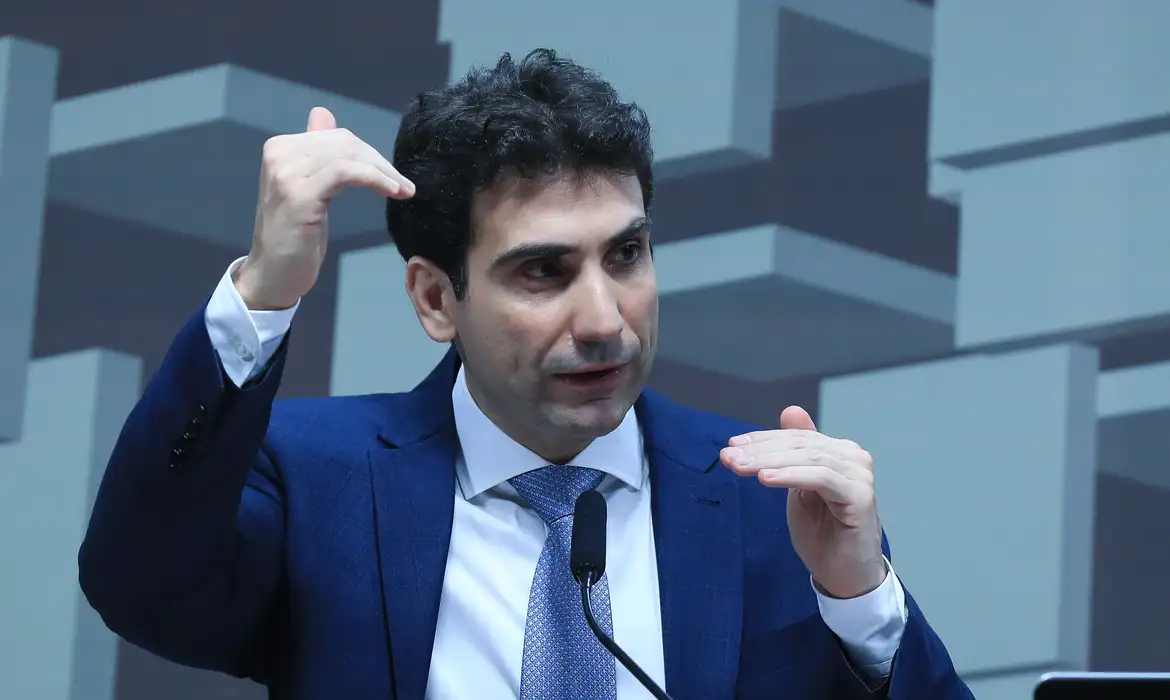 Gabriel Galípolo destaca interesse do Banco Central em apostas eletrônicas e criptoativos Gabriel Galípolo destaca interesse do Banco Central em apostas eletrônicas e criptoativos