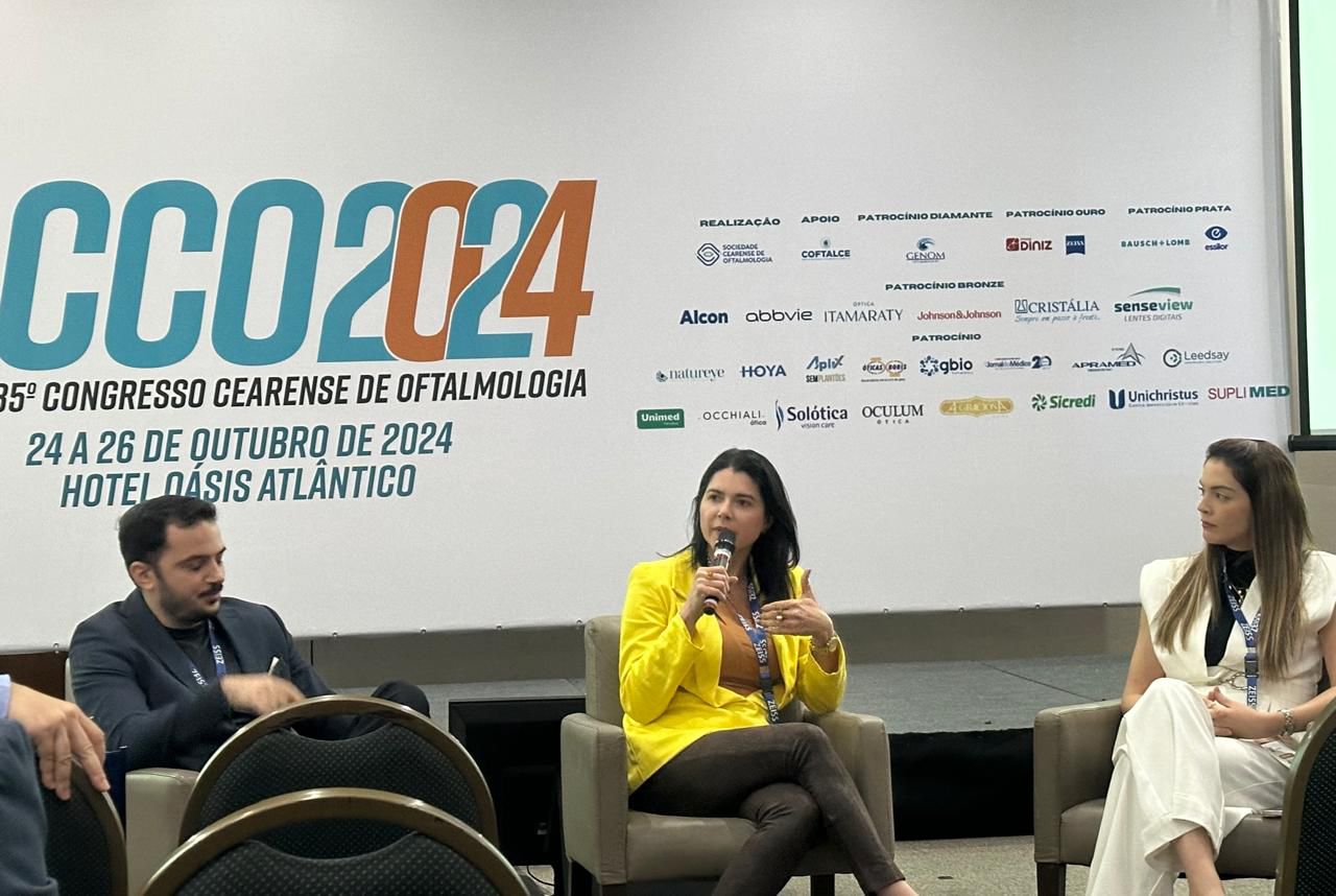 Dra. Hissa ministra palestra no 35º Congresso Cearense de Oftalmologia
