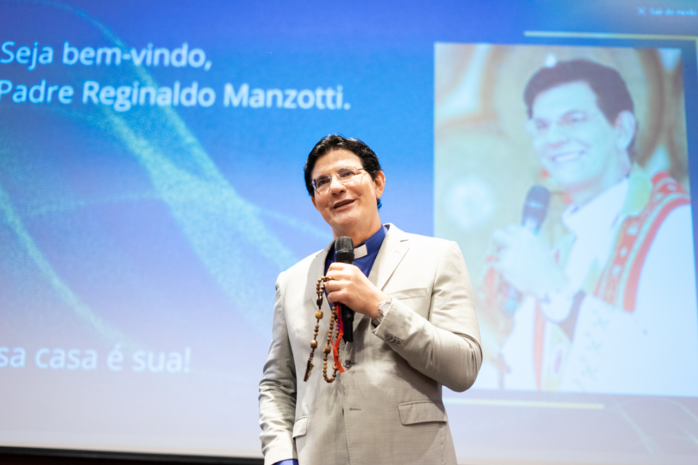 Padre Reginaldo Manzotti (8)