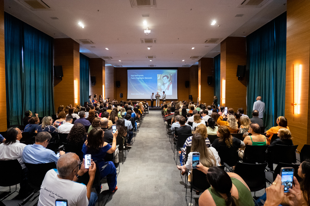 Visita E Padre Reginaldo Manzzotti (22)
