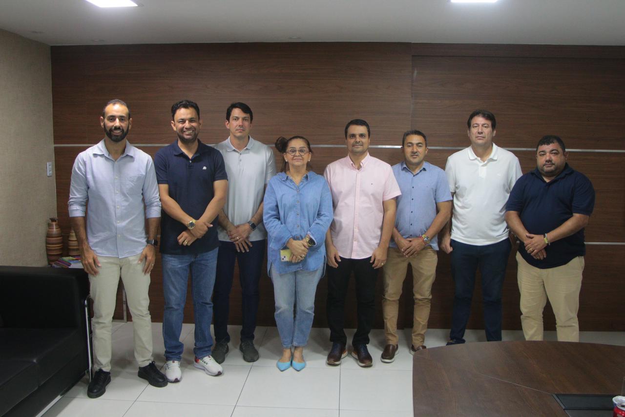 Vereadores do PDT anunciam apoio a André Fernandes no 2º turno em Fortaleza