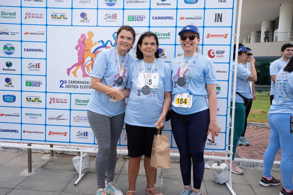 Adriana E Maris Bezerra De Freitas, E Ingrid Eduardo