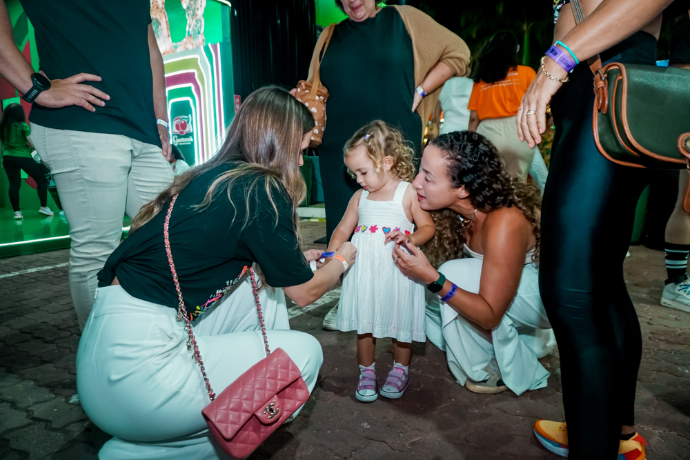 Ana Luiza Ramalho, Ava Reeves E Sasha Reeves