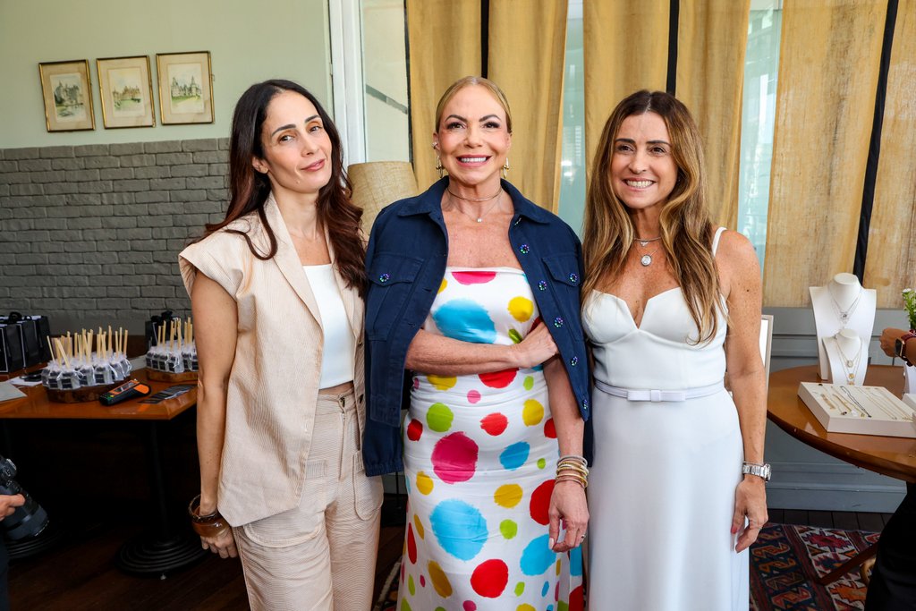 Cris Rezende, Nina Kauffmann E Lu Cachem