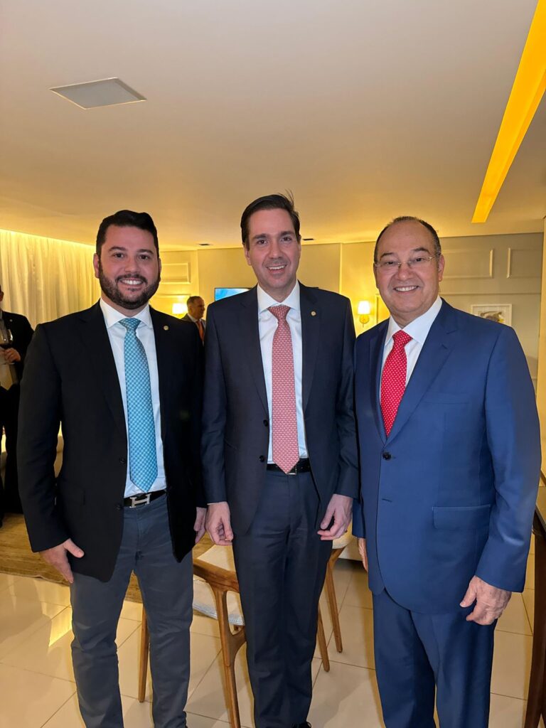 
				Dep. Filipe De Almeida Pereira, Dep. Eduardo Bismarck E Pastor Everaldo
				