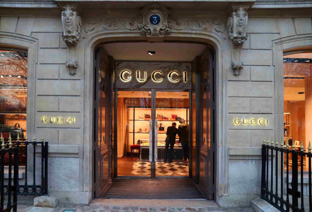 Gucci, Loja Da Gucci, Marcas De Luxo, Mercado De Luxo Foto Tupungato Stock.adobe.com Adobestock 400222449 Editorial Use Only
