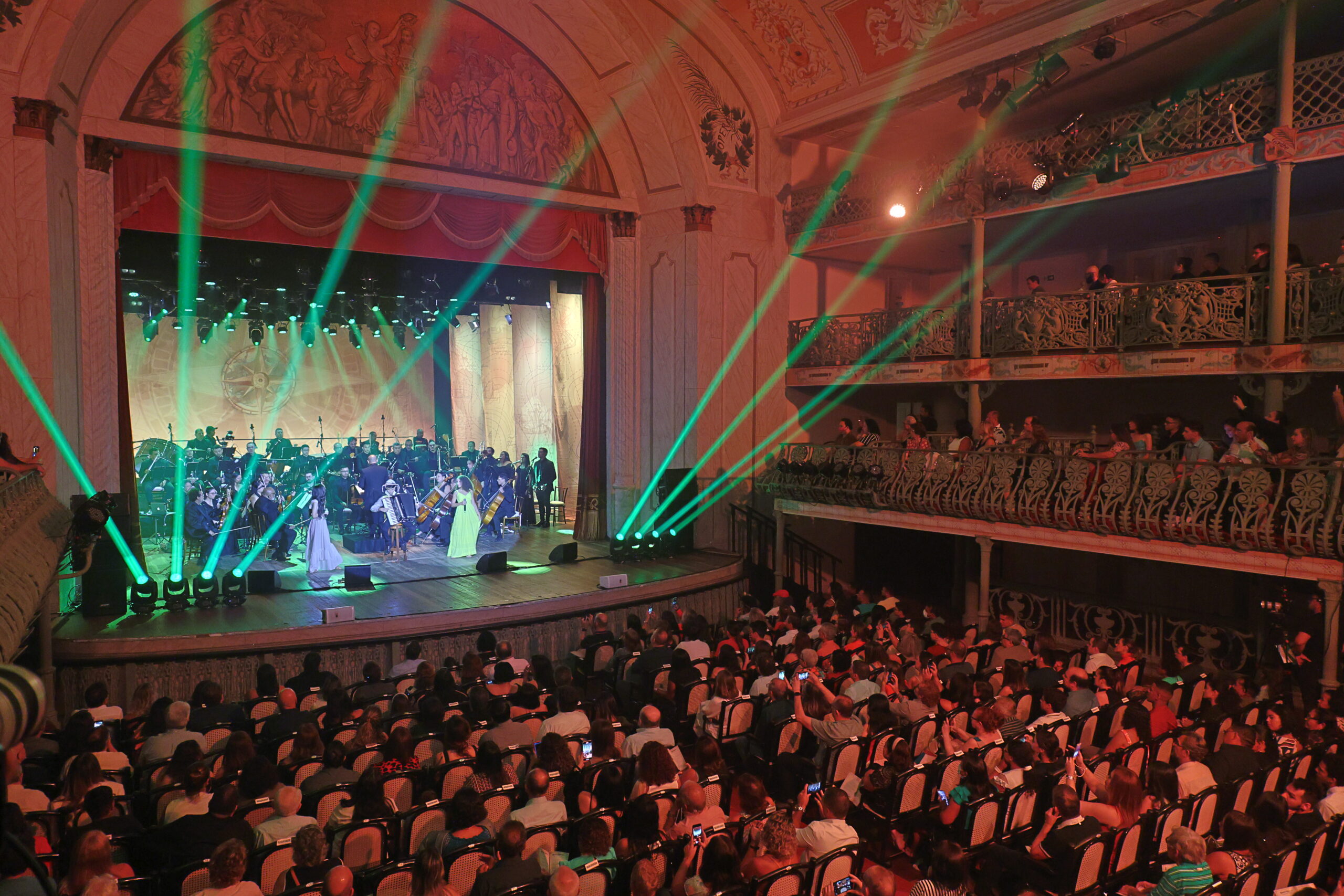 Casa de Vovó Dedé promove a 4ª edição da Cantata da Esperança no Teatro José de Alencar Casa de Vovó Dedé promove a 4ª edição da Cantata da Esperança no Teatro José de Alencar