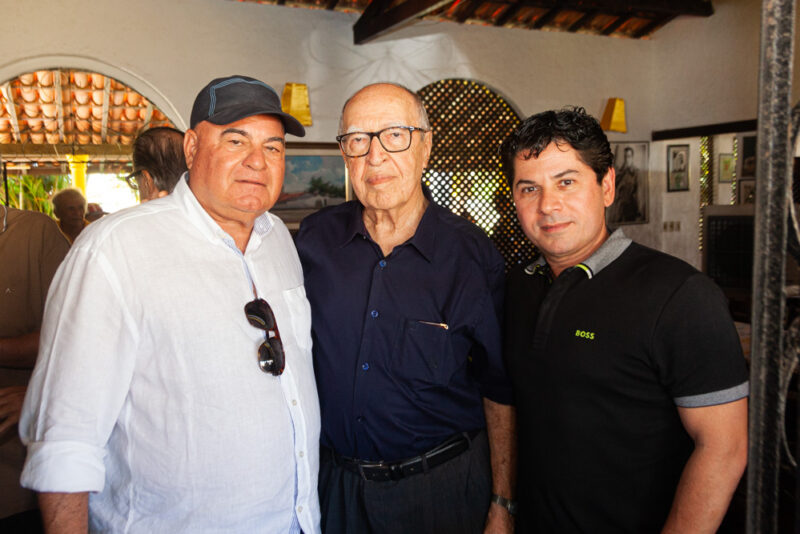 Amizade e tradição - Lúcio Brasileiro reúne amigos em tradicional encontro de fim de ano no Ugarte