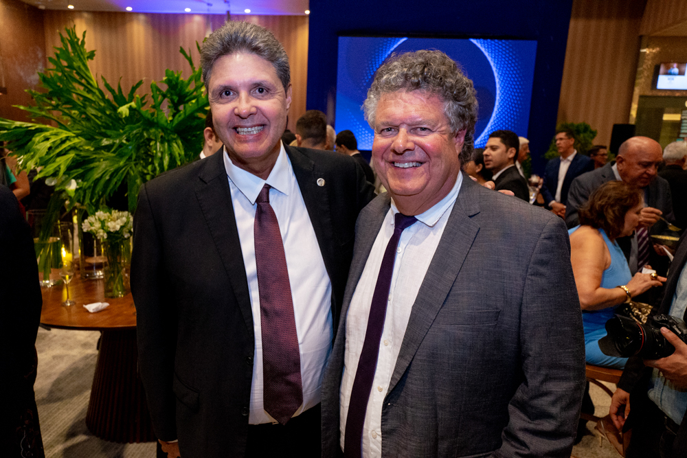 Marcos Oliveira E Evandro Colares