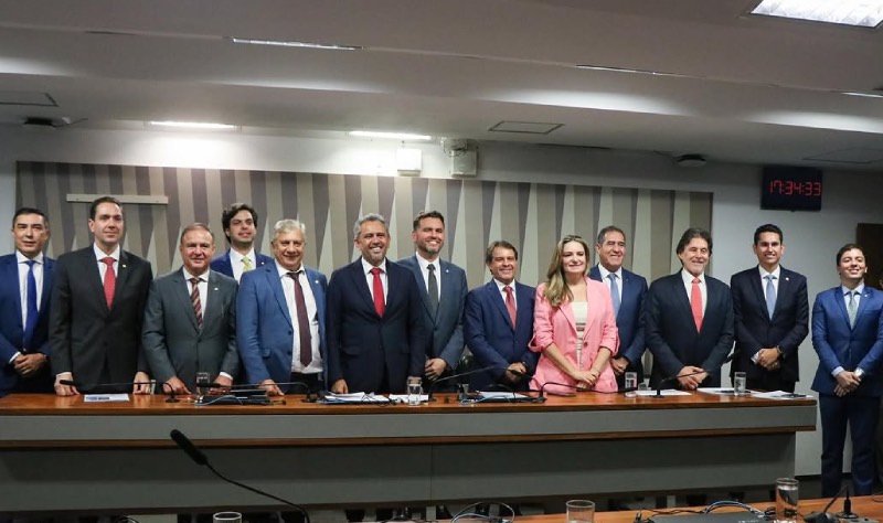Bancada cearense discute emendas com foco em infraestrutura e saúde Bancada cearense discute emendas com foco em infraestrutura e saúde