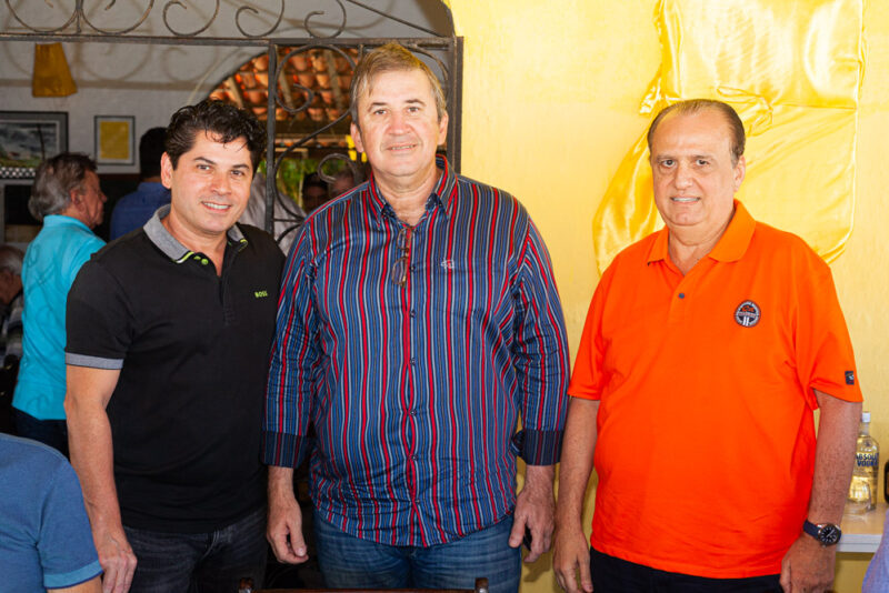 Amizade e tradição - Lúcio Brasileiro reúne amigos em tradicional encontro de fim de ano no Ugarte