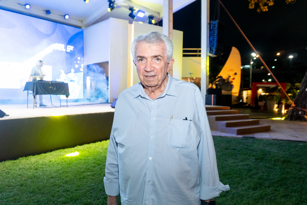 Assembleia do Ceará e Câmara de Fortaleza homenageiam Roberto Macêdo, falecido nesta terça