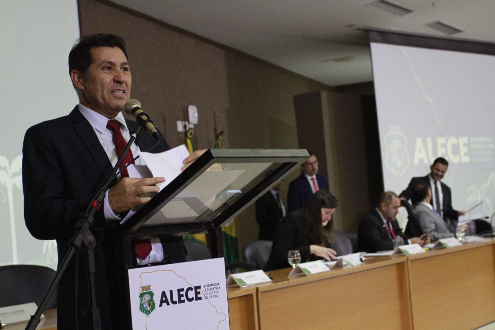 De Assis Diniz avalia rompimento de Cid Gomes como “contornável”