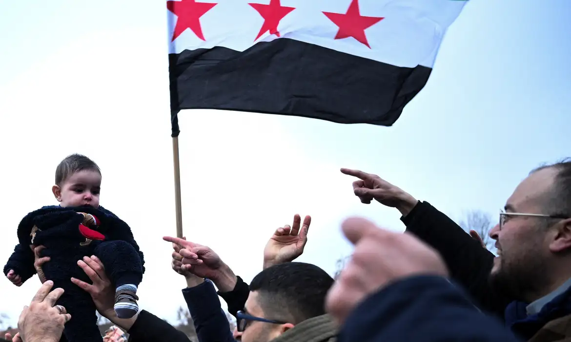 Bashar al-Assad renunciou cargo e deixou a Síria, diz governo russo Bashar al-Assad renunciou cargo e deixou a Síria, diz governo russo