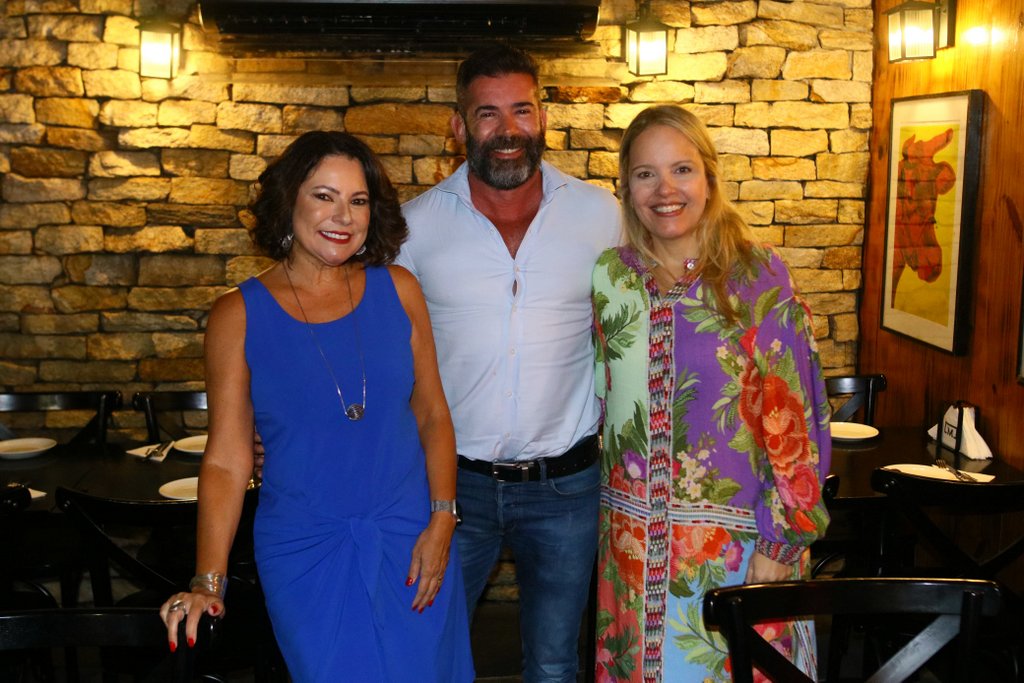 Adriano Abrantes, Renata Araujo E Roberta