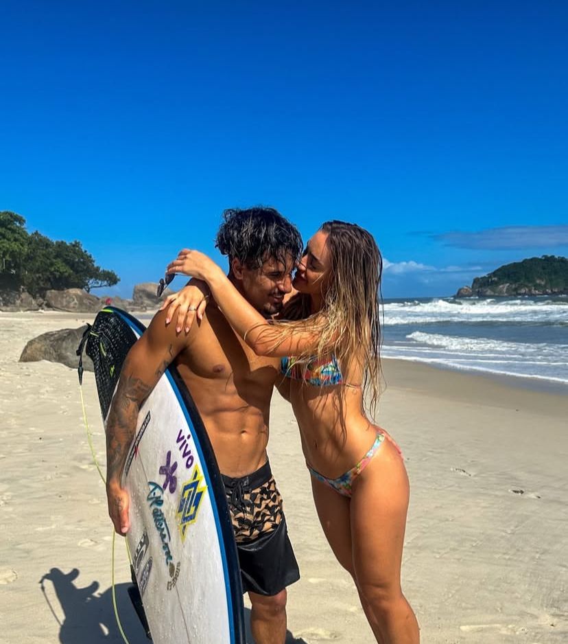 Sofia Larocca e Ítalo Ferreira curtem dias de sol no Rio de Janeiro