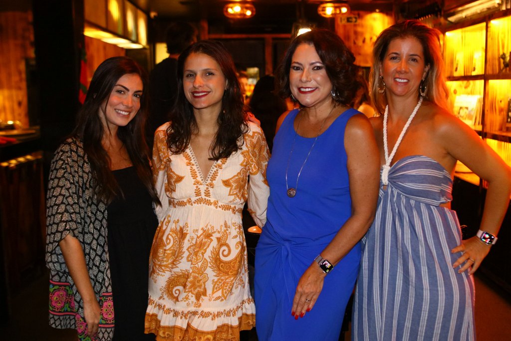 Julia Bayardino, Duda Vétere , Renata Araujo E Juliana Magalhães