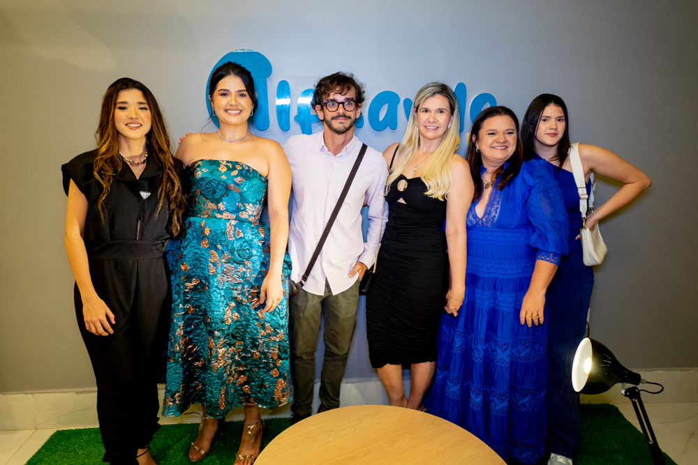 Karina Morais, Iasmyn Mendonça, Gustavo Augusto, Maiane Sousa, Diana Mendonça E Larissa Souza (1)