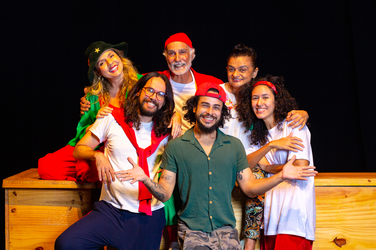“A Liga do Natal” leva a magia natalina ao palco do Theatro José de Alencar