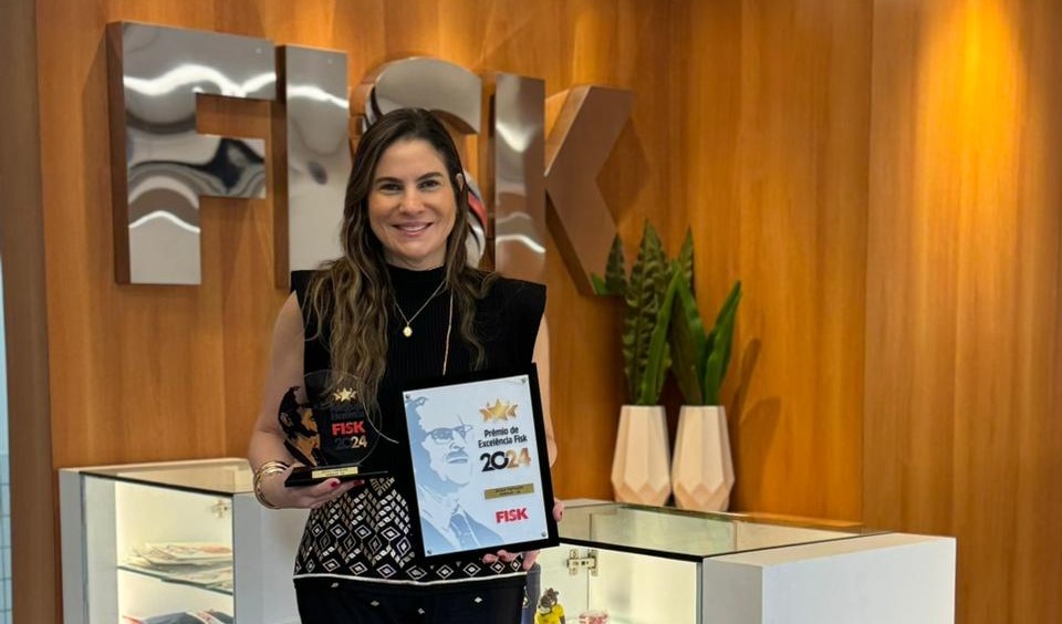 Luciana Fialho Borges comemora Prêmio de Excelência Fisk 2024 conquistado pela unidade Meireles Luciana Fialho Borges comemora Prêmio de Excelência Fisk 2024 conquistado pela unidade Meireles