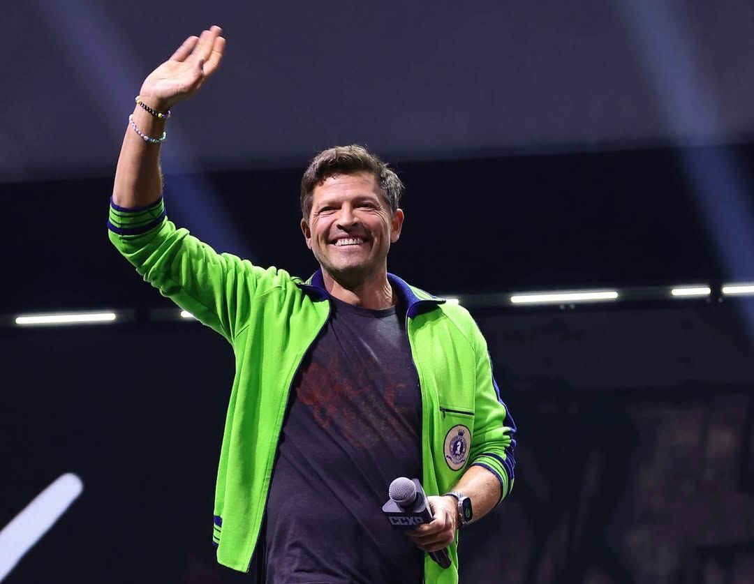 Vincent Martella e Misha Collins participam da CCXP 2024 em São Paulo