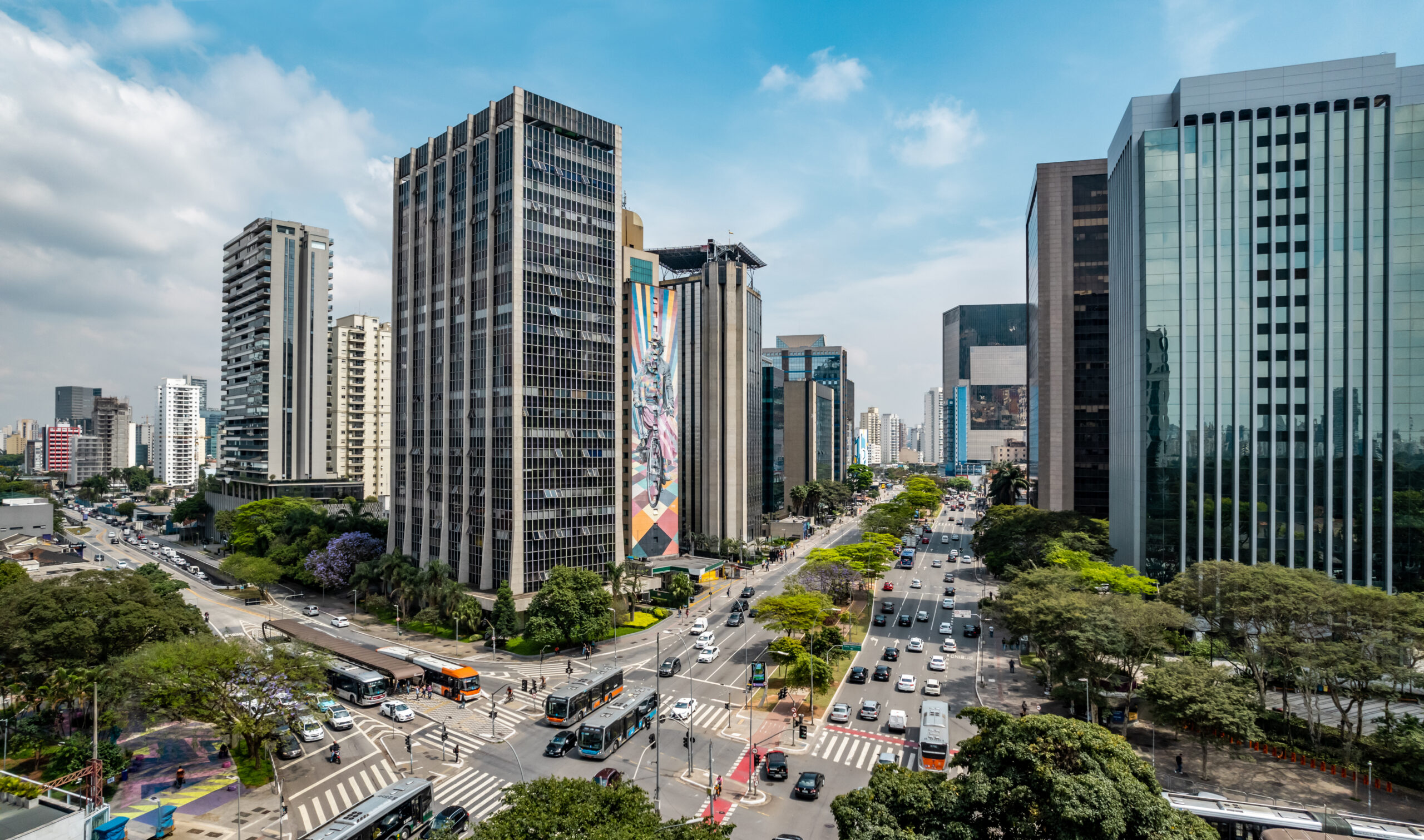 Faria Lima impulsiona recuperação do mercado corporativo em São Paulo, destaque na América Latina