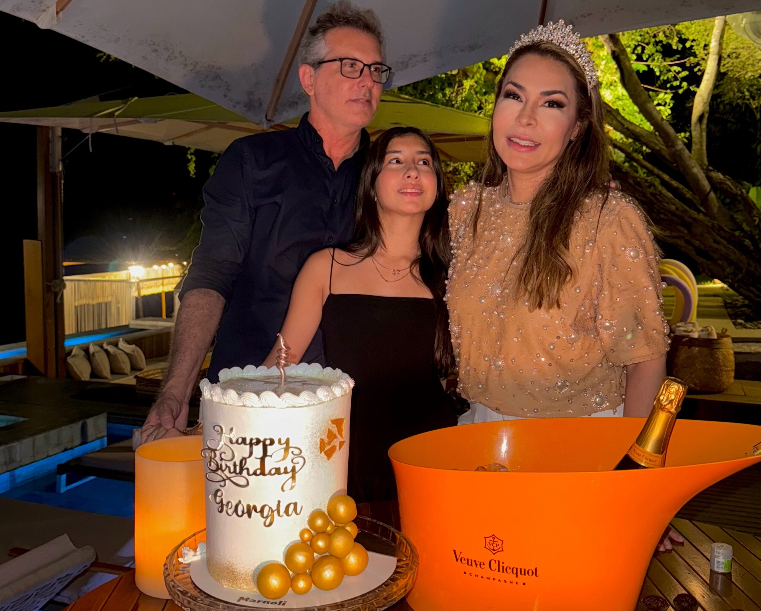 Cirurgiã plástica Georgia Machado comemora aniversário na Lagoa do Uruaú Cirurgiã plástica Georgia Machado comemora aniversário na Lagoa do Uruaú