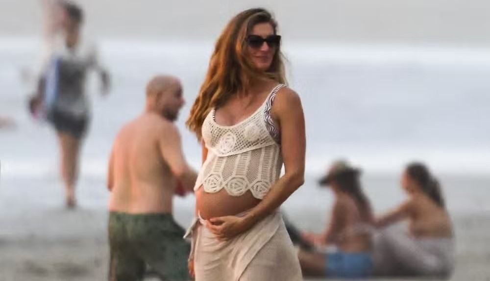 Supermodelo Gisele Bündchen é clicada na reta final da gravidez Supermodelo Gisele Bündchen é clicada na reta final da gravidez