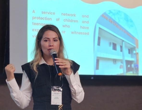 Onélia Leite Santana apresenta Programa Mais Infância Ceará para alunos de Harvard