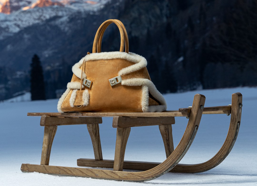 Ferragamo apresenta acessórios para uma temporada de inverno com estilo