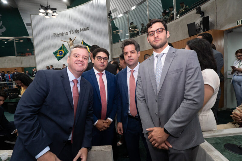 Legislativo cearense - Romeu Aldigueri toma posse como presidente da Alece e enfatiza compromisso democrático