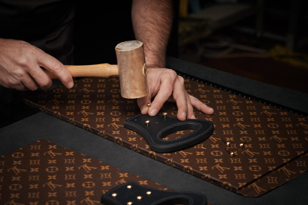 Lv F1 Melbourne Trophy Trunk (2)