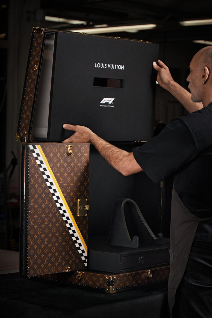 Lv F1 Melbourne Trophy Trunk (7)