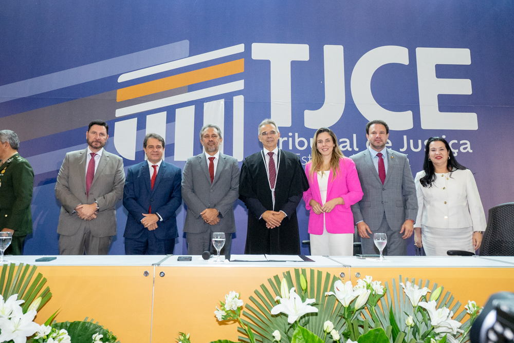 TJCE realiza posse dos novos dirigentes em cerimônia no Centro de Eventos TJCE realiza posse dos novos dirigentes em cerimônia no Centro de Eventos