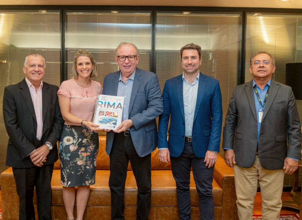 Presidente da FIEC recebe o RIMA relativo ao complexo industrial da Mina de Itataia Presidente da FIEC recebe o RIMA relativo ao complexo industrial da Mina de Itataia