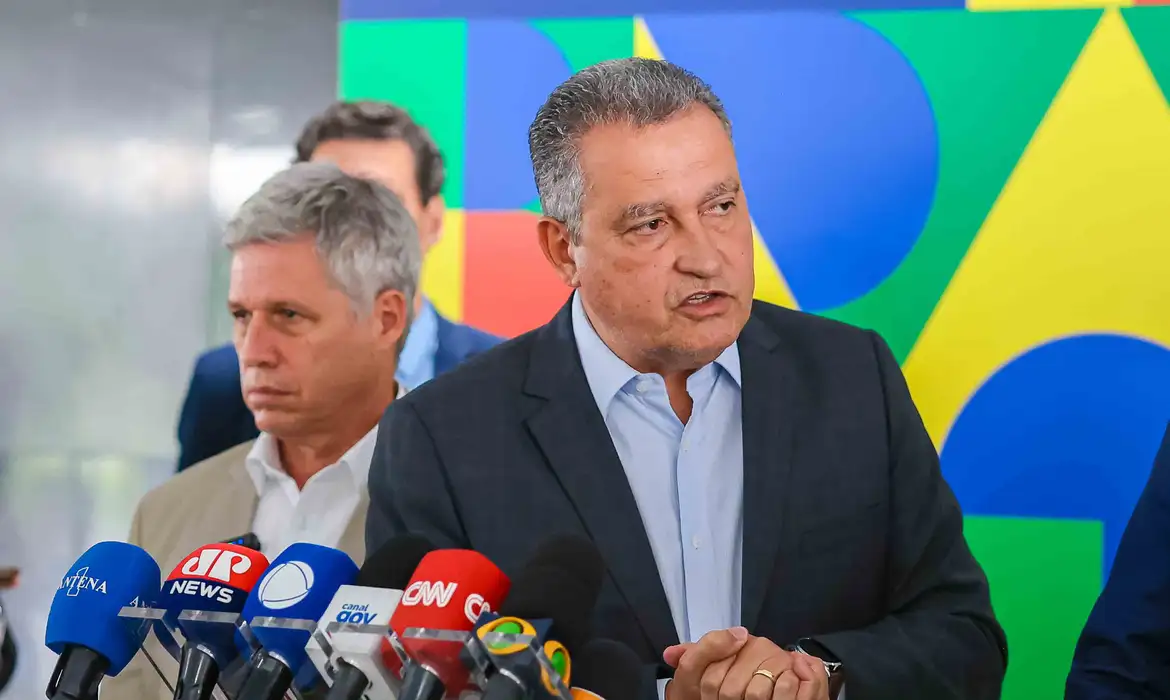 Governo Lula avalia redução de tarifa de importação para baixar preço de alimentos