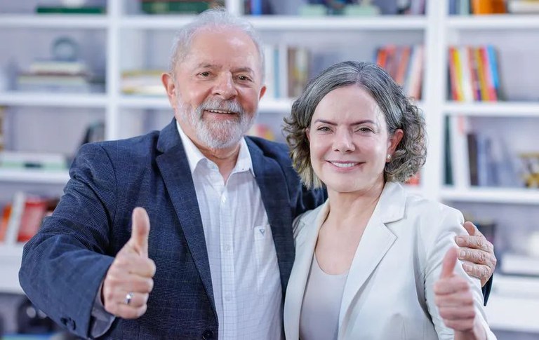 Lula nomeia deputada Gleisi Hoffmann para comandar articulação política