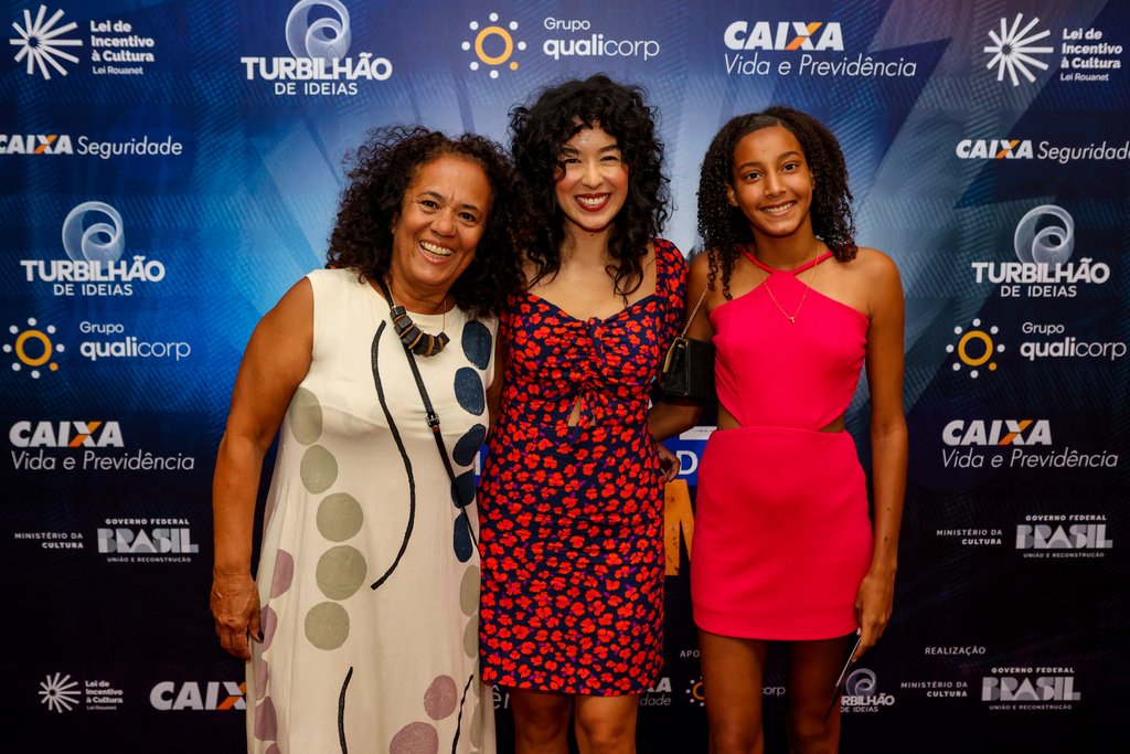 Lia Krauss. Bruna Aiiso E Tatiele Ferreira