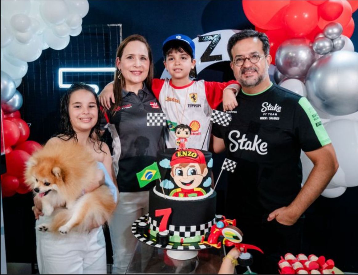 Marina, Manoela, Enzo, Márcio Crisóstomo