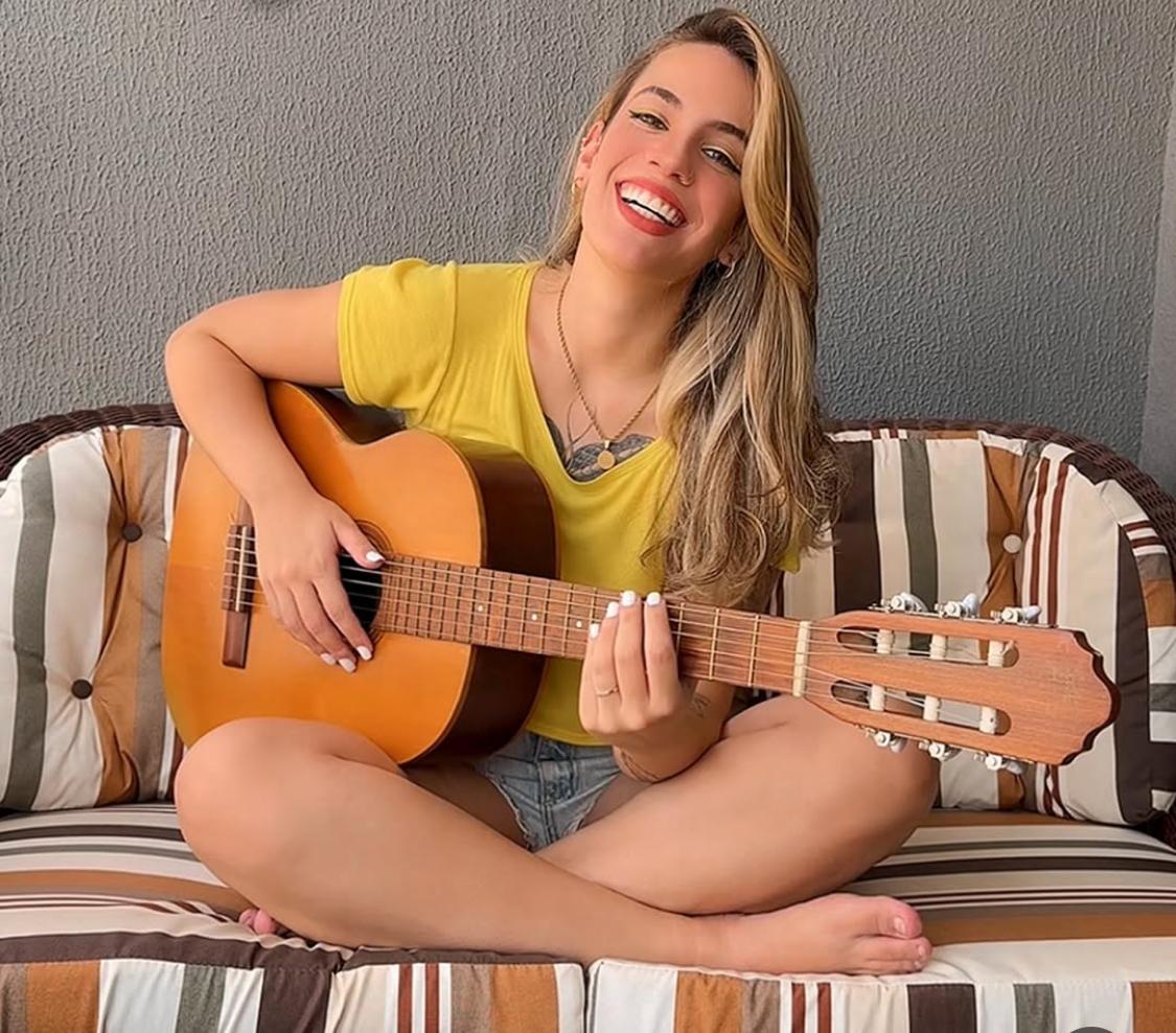 Paula Lopes