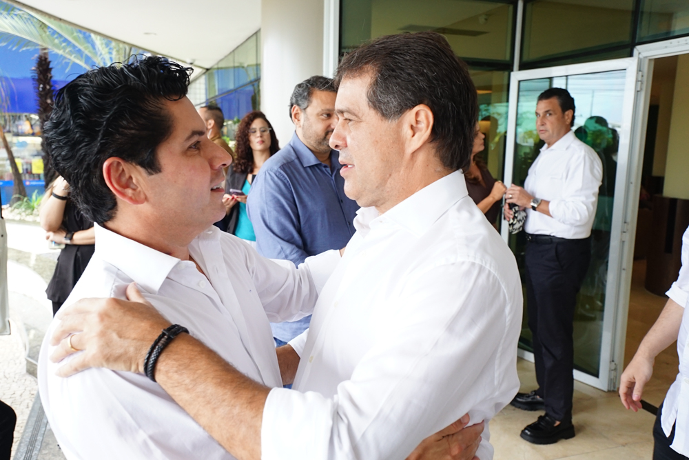 Evandro Leitão troca de idade mas quem ganha o presente é Fortaleza