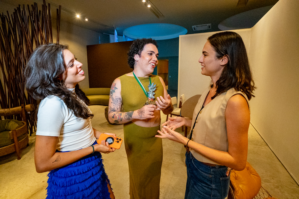 Rafaela Vasconcelos, Barbara Banida